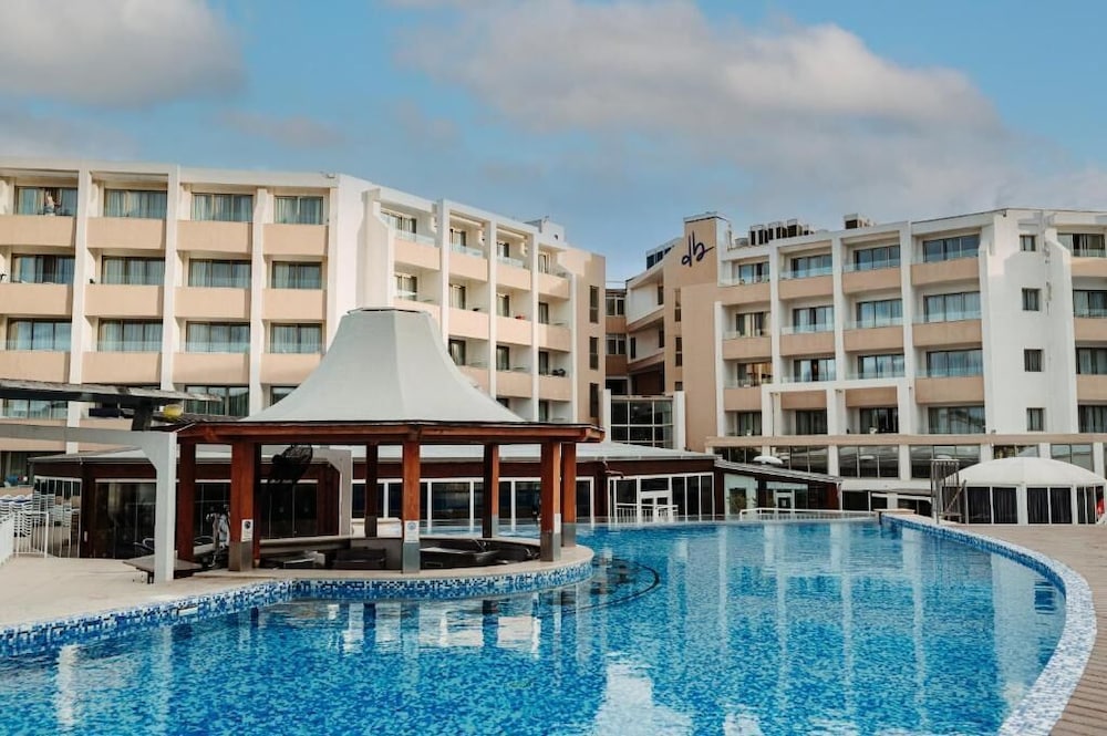 db Seabank Resort and Spa in MELLIEHA