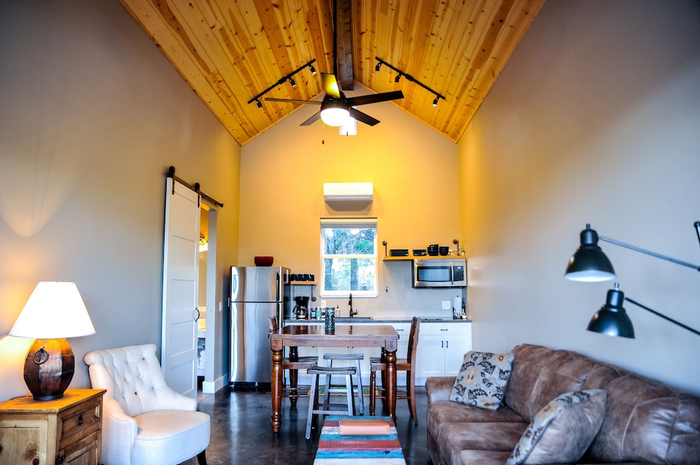 Hill Country Casitas 54/73