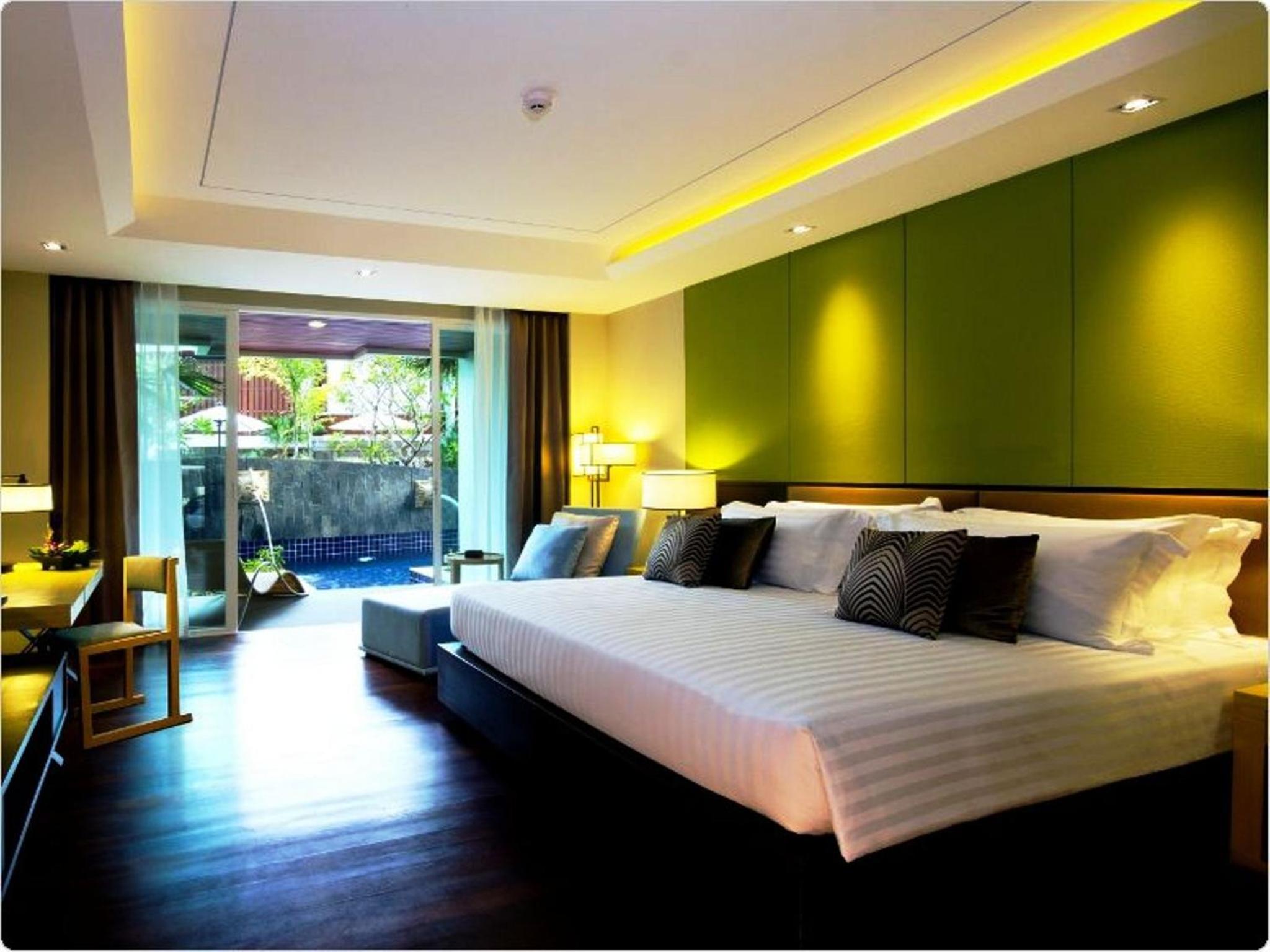 Premier, Double Bed, Pool Access