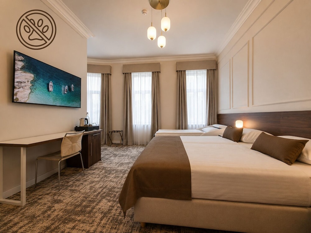 Hotel Villa Eugenia 15/45
