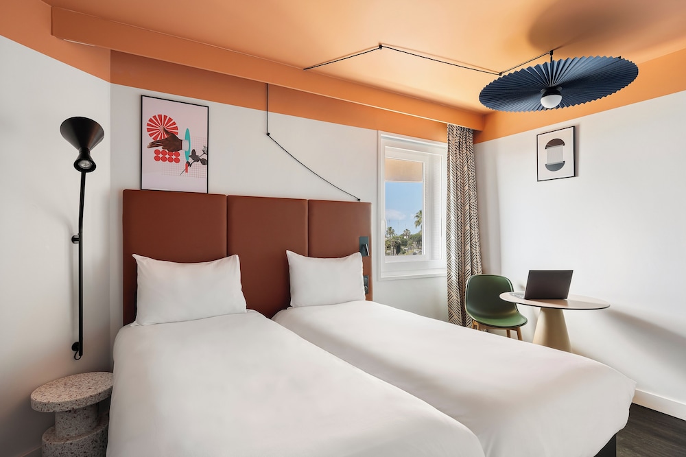 Ibis Nice Aeroport Promenade Hotel 19/72