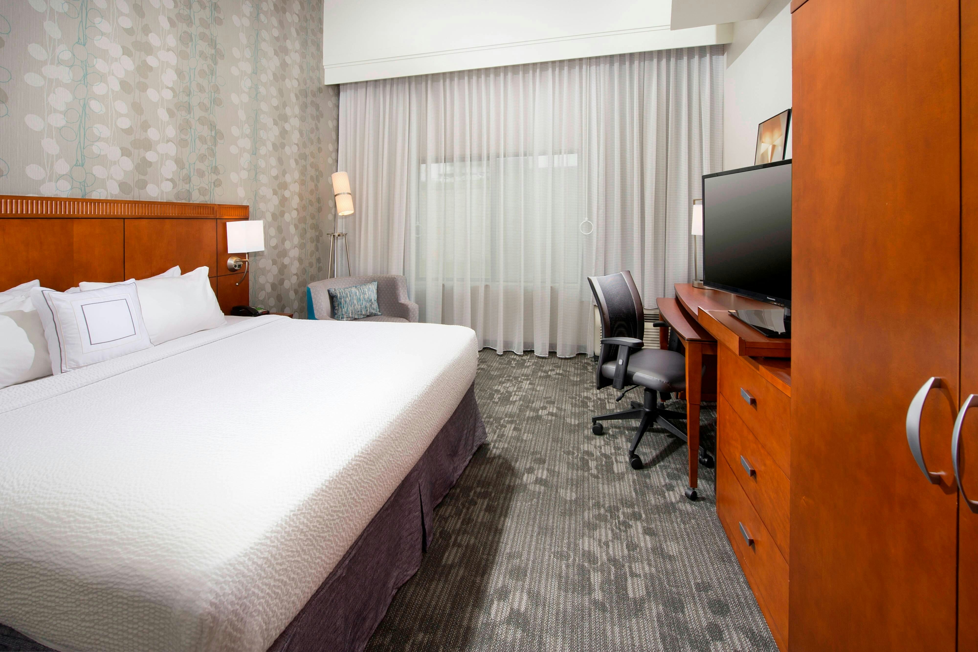 ROOM, KING BED