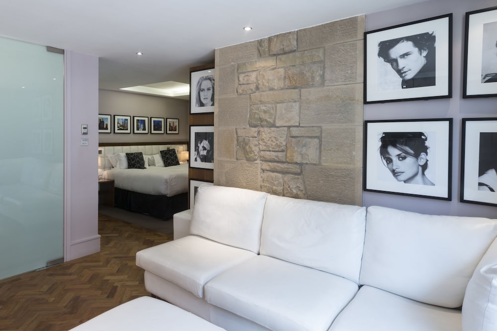 Le Monde Hotel 32/50