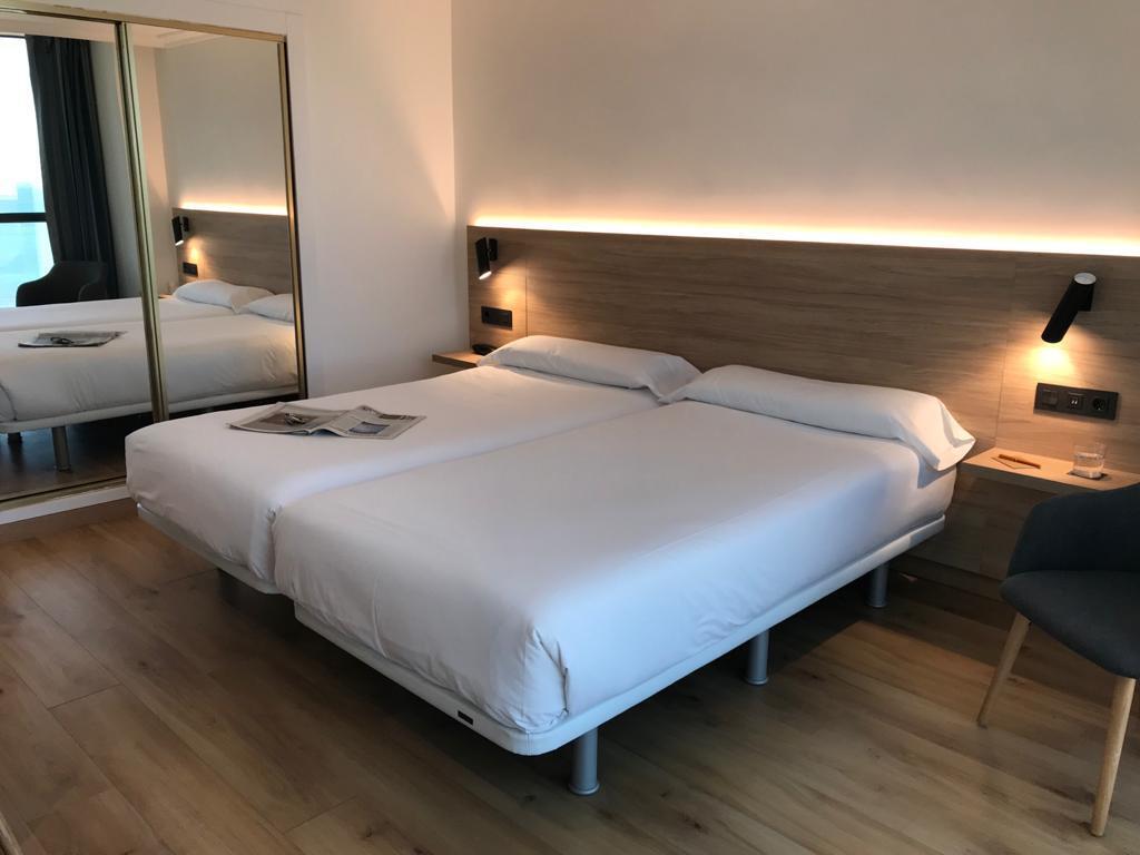 غرفة بسرير مزدوج بإطلالة على البحر، Principe de Asturias Hotel 5/5