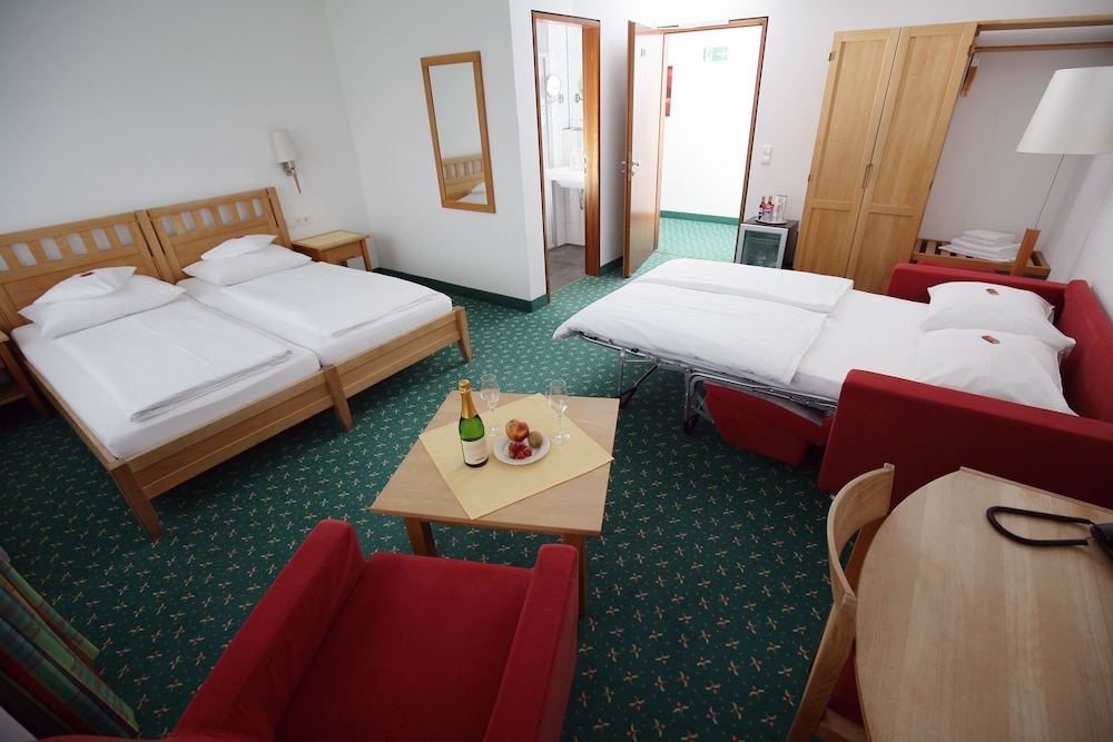 Badhotel Restaurant Stauferland 34/75