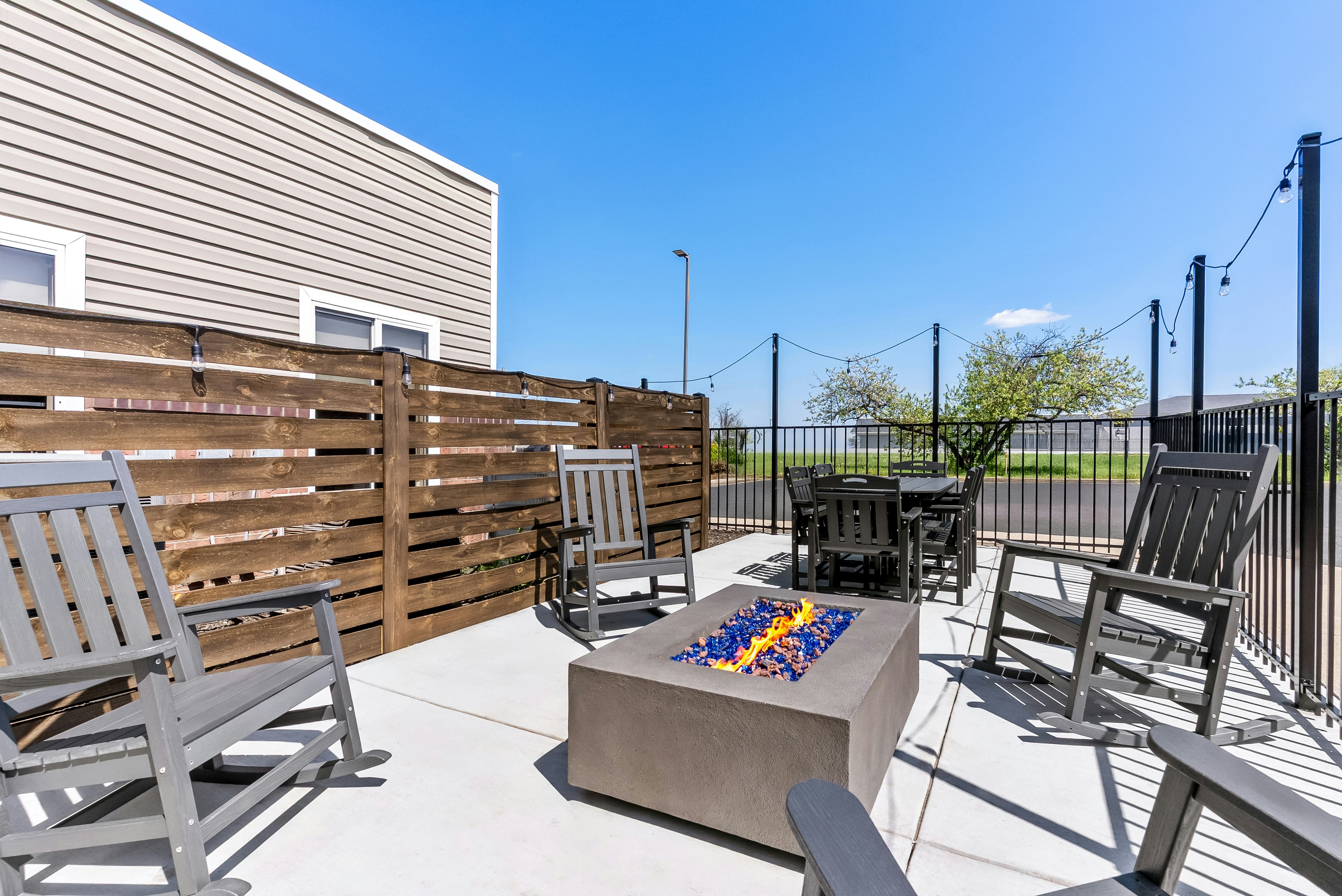 Hampton Inn Suites Scottsburg 78/82