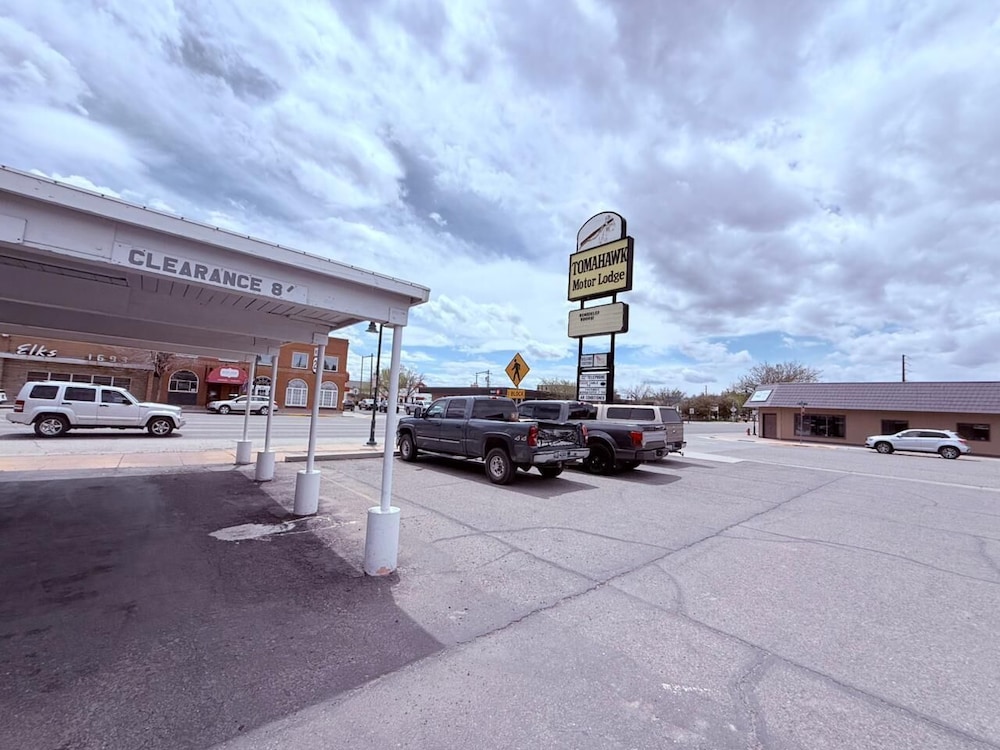 Tomahawk Motor Lodge By Riverton US-26 18/28