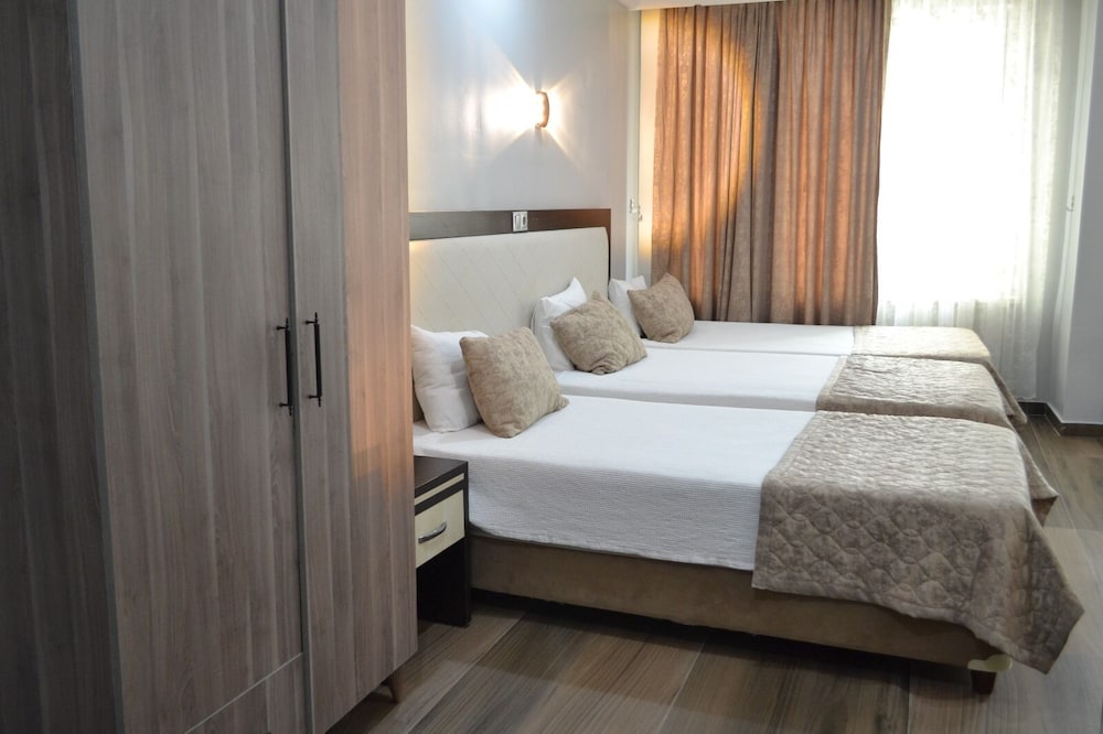 Adana Kucuksaat Hotel 13/37