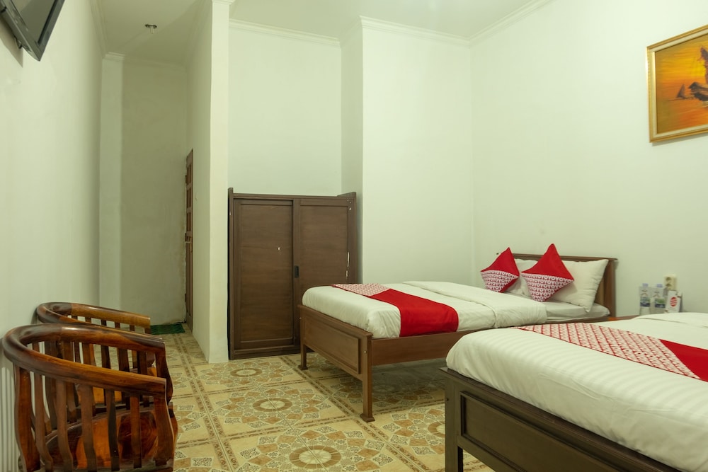 OYO 609 Ms Hotel Pangandaran 17/34