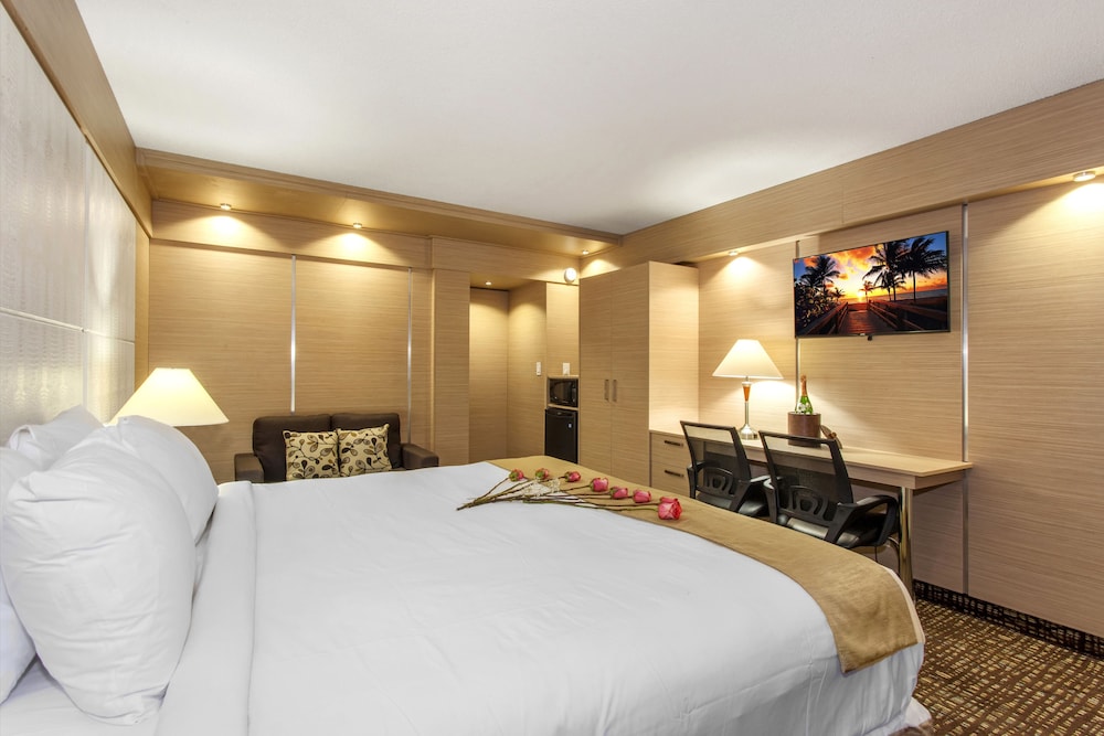 DELUXE, QUEEN BED