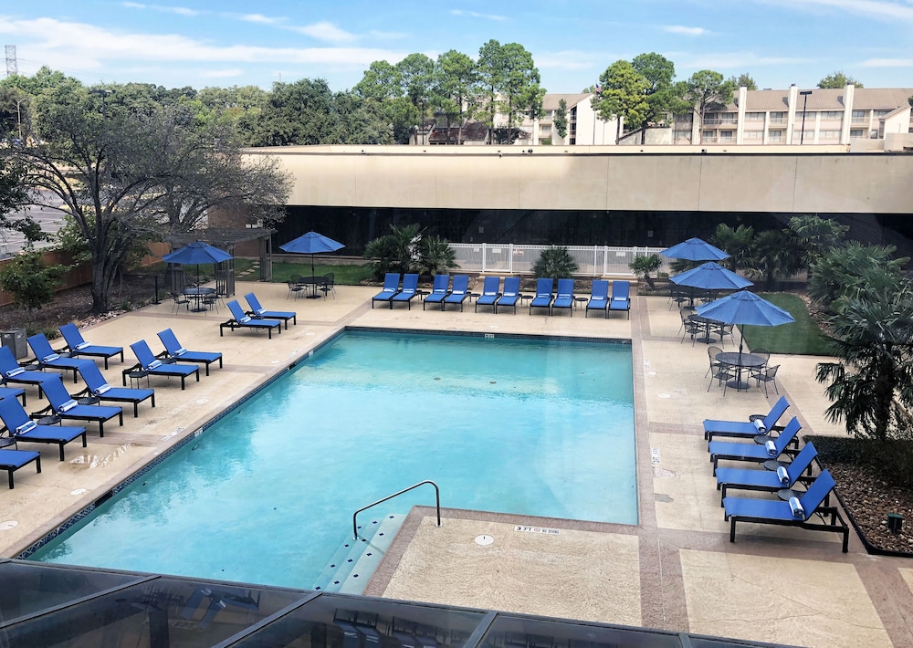 Hilton Arlington, TX 6/51