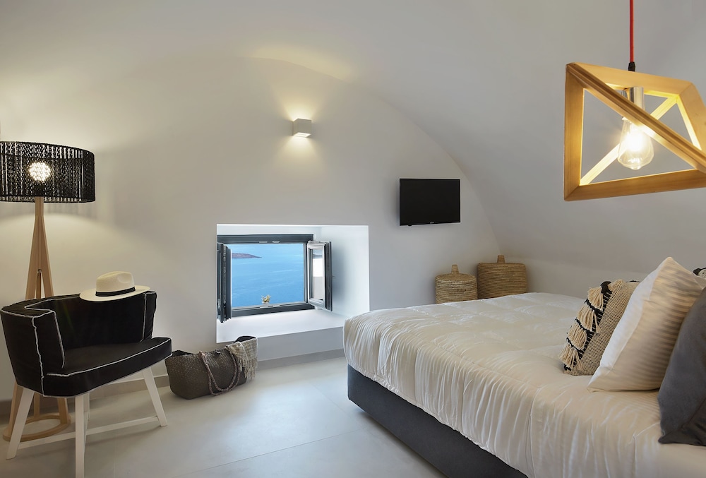 CAVE, DREAM, SUITE, DOUBLE BED, SOFA