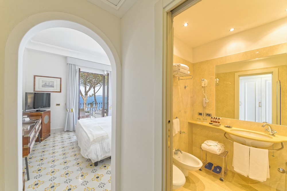Albergo San Montano 25/54