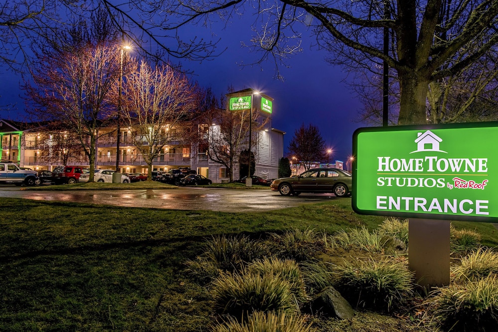 HomeTowne Studios by Red Roof Tacoma - Puyallup 5/30