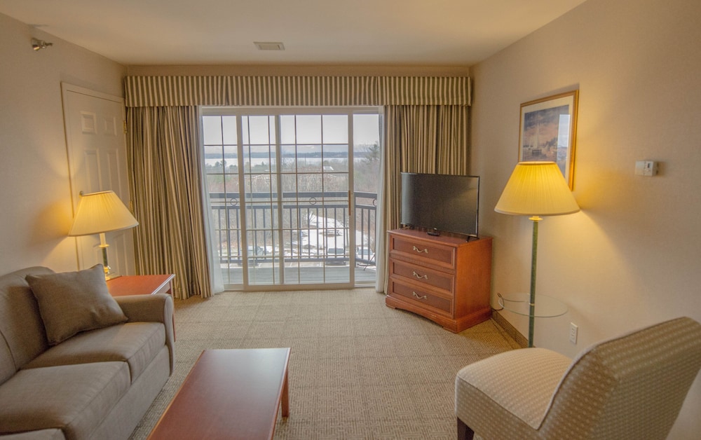 Smart Suites, an Ascend Collection Hotel 25/50