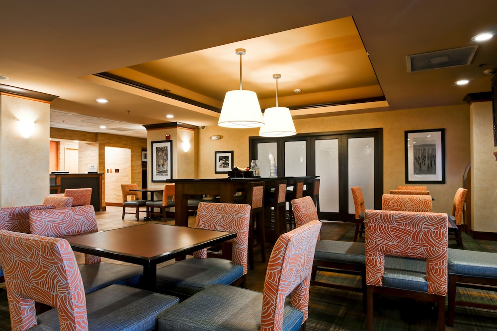 Hampton Inn Waldorf 32/47