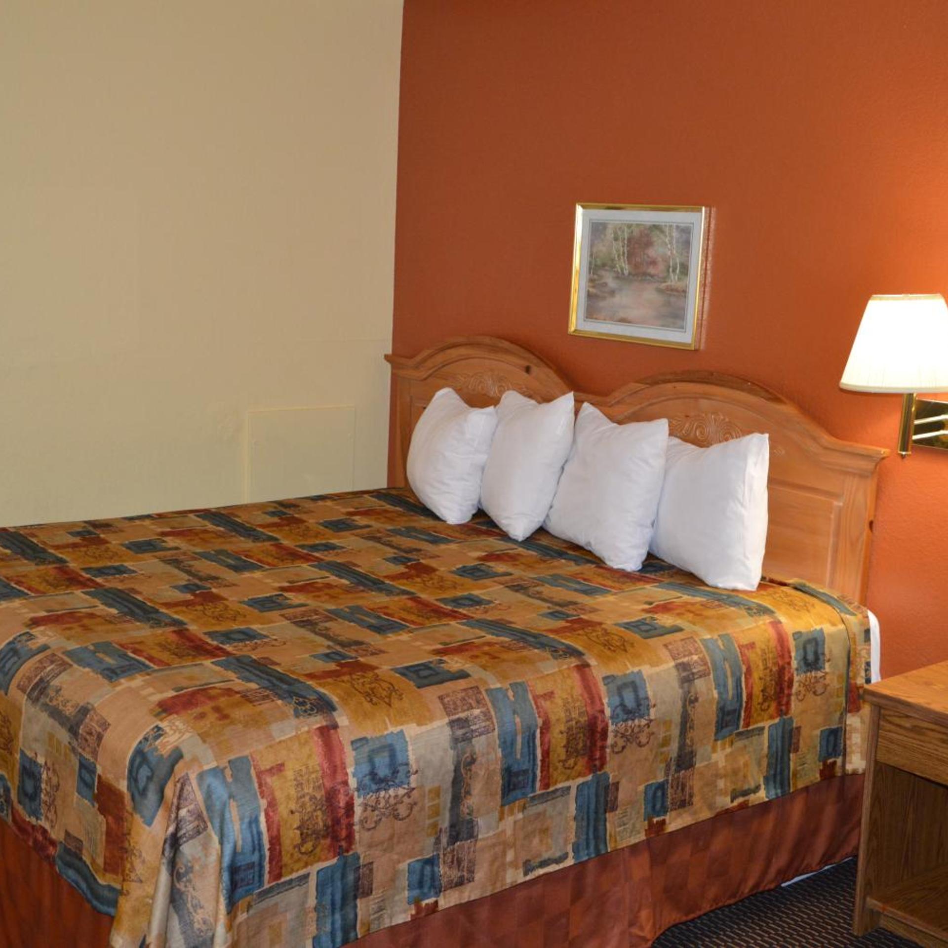 Burnsville Inn & Suites (ex Americas Best Value Inn-Burnsville/Minneapolis) 15/36