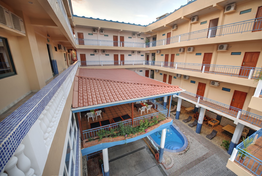Hotel Puntarenas Beach 7/50