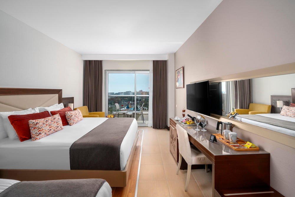 Standard, 1 Double and 1 Single Bed, Land View