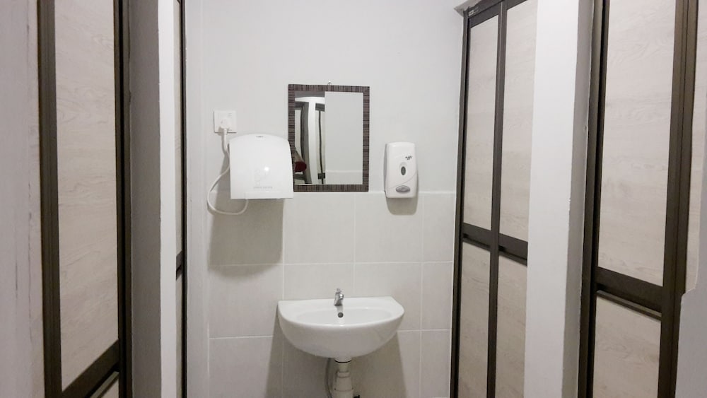 Travelogue Guest House 43/50
