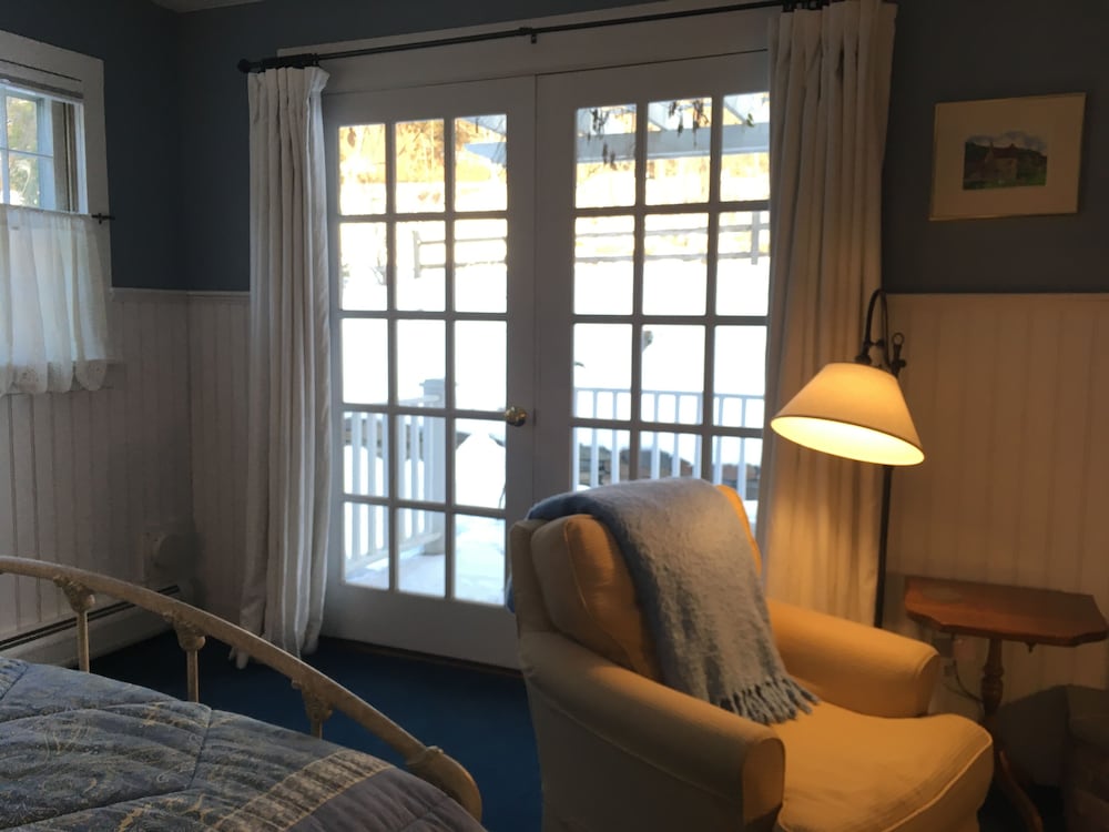 Deerhill Inn 58/77