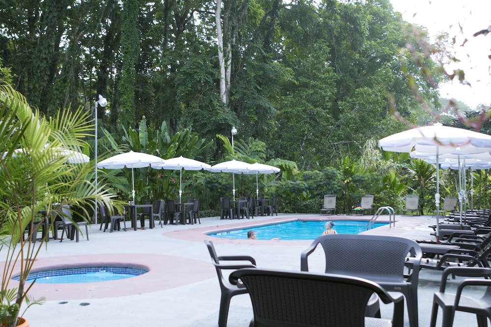 La Isla Inn Hotel 47/52