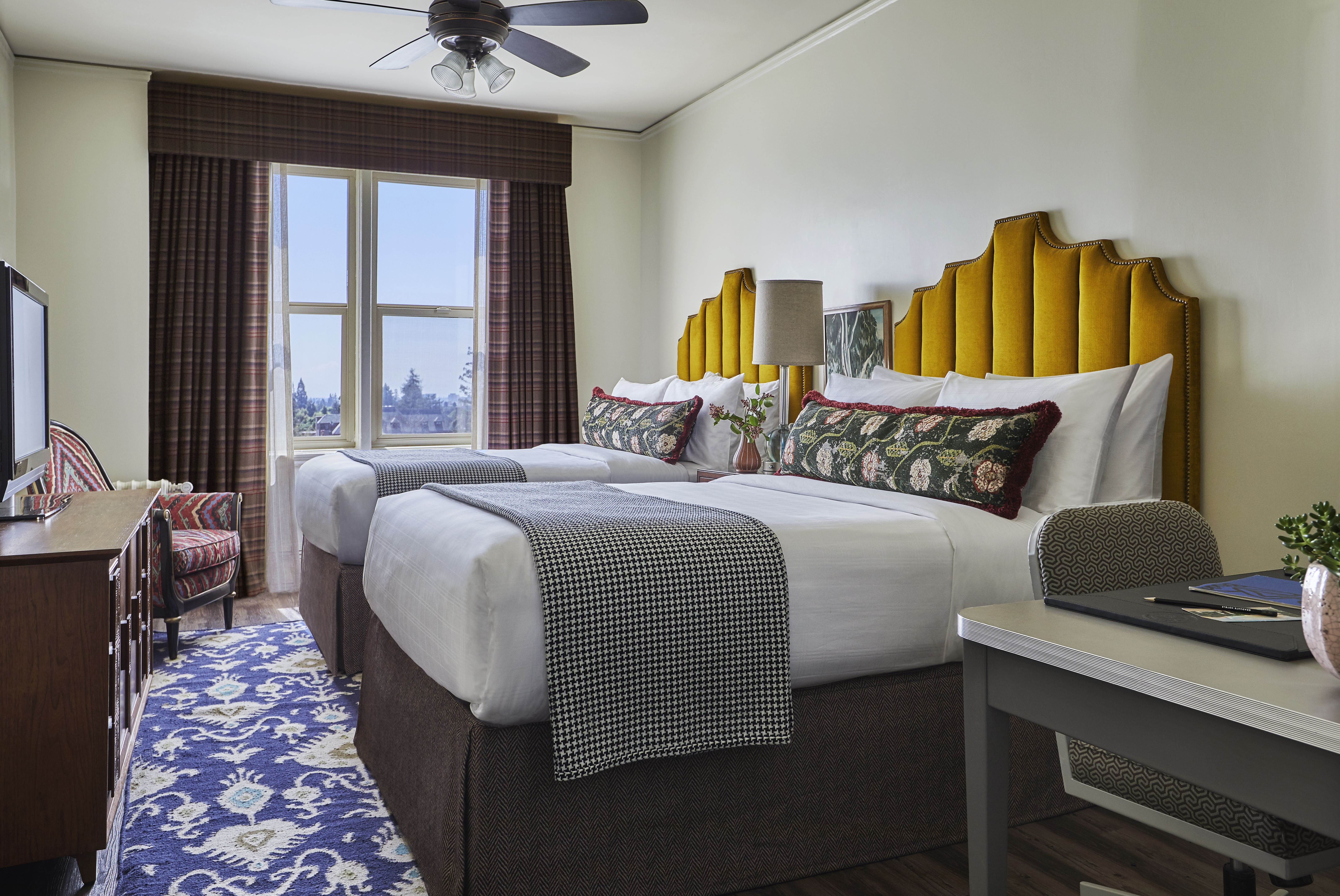 Graduate, 2 Double Beds
