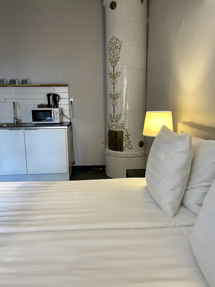 Unique Hotel 57/77