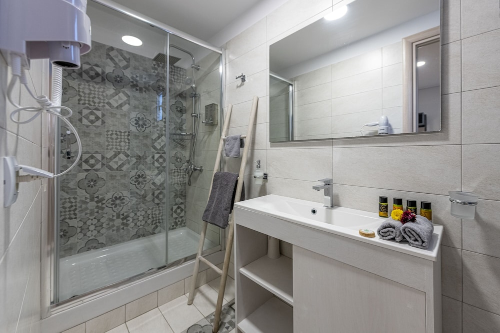 Comfort Stay Airport Boutique Hotel 46/50