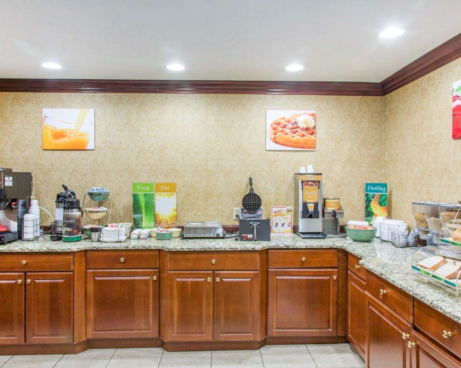 Quality Inn and Suites Meriden, CT 6/14