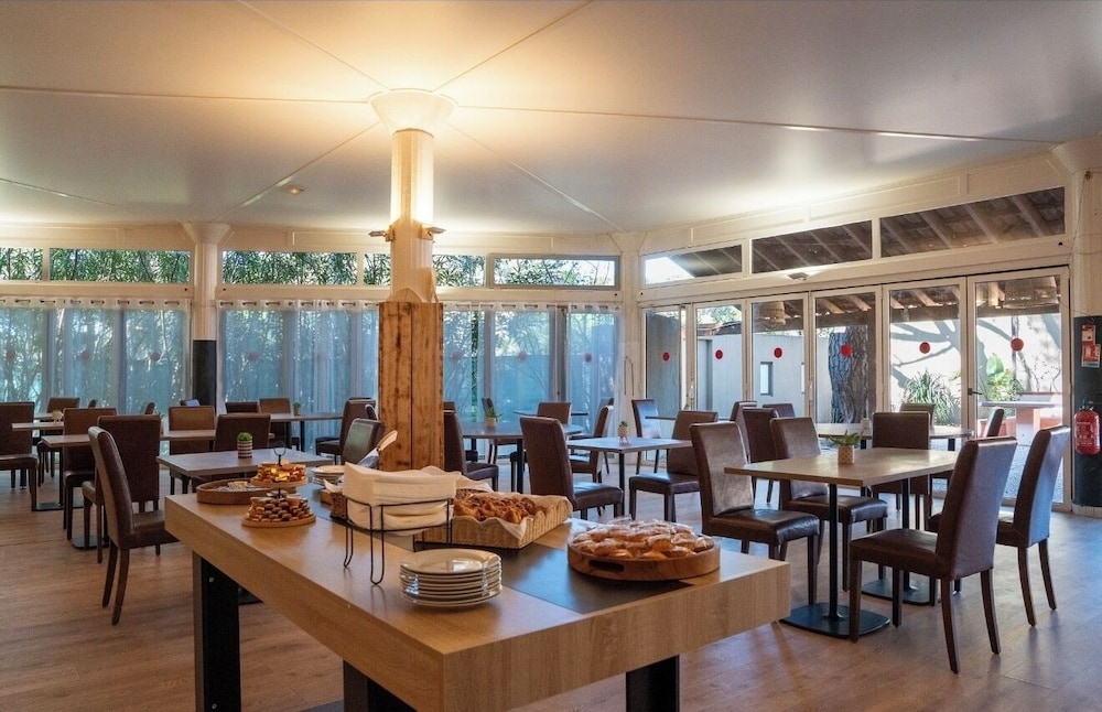 Marina Hotel Club 30/49