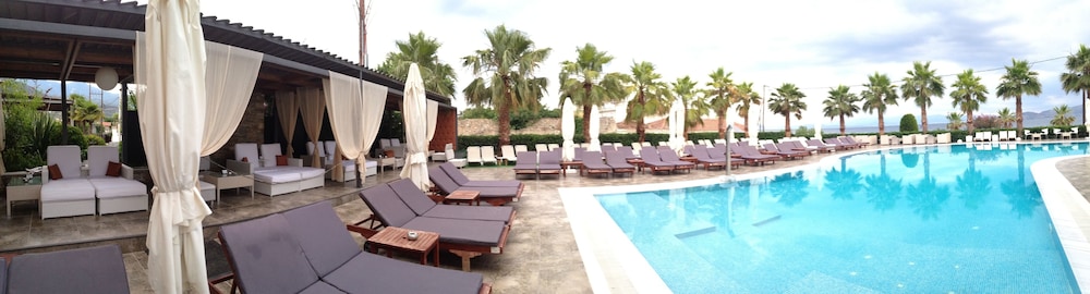 Valis Resort 5/68