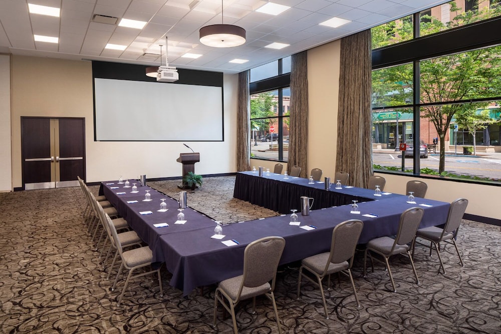 Kent State University Hotel and Conference Center 29/31