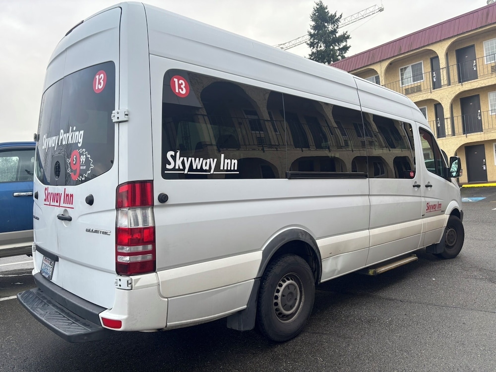 Skyway Inn SeaTac 53/58