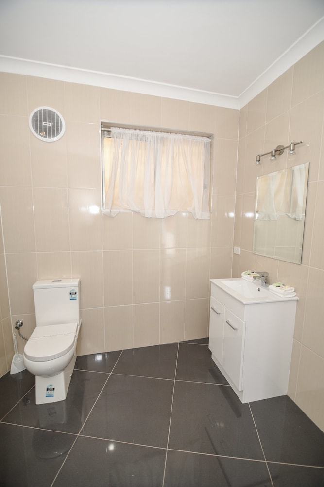 DANDENONG MOTEL 9/40