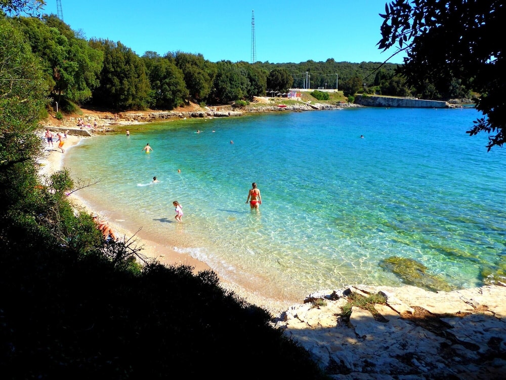 Ribarska Koliba Resort 67/75