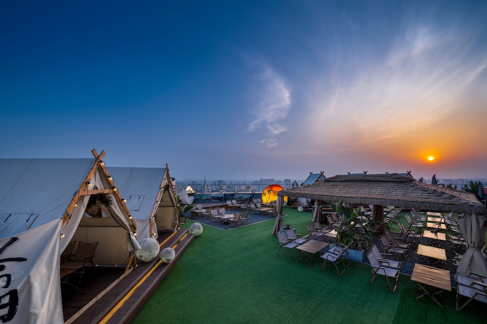 Dorsett Grand Chengdu 55/59