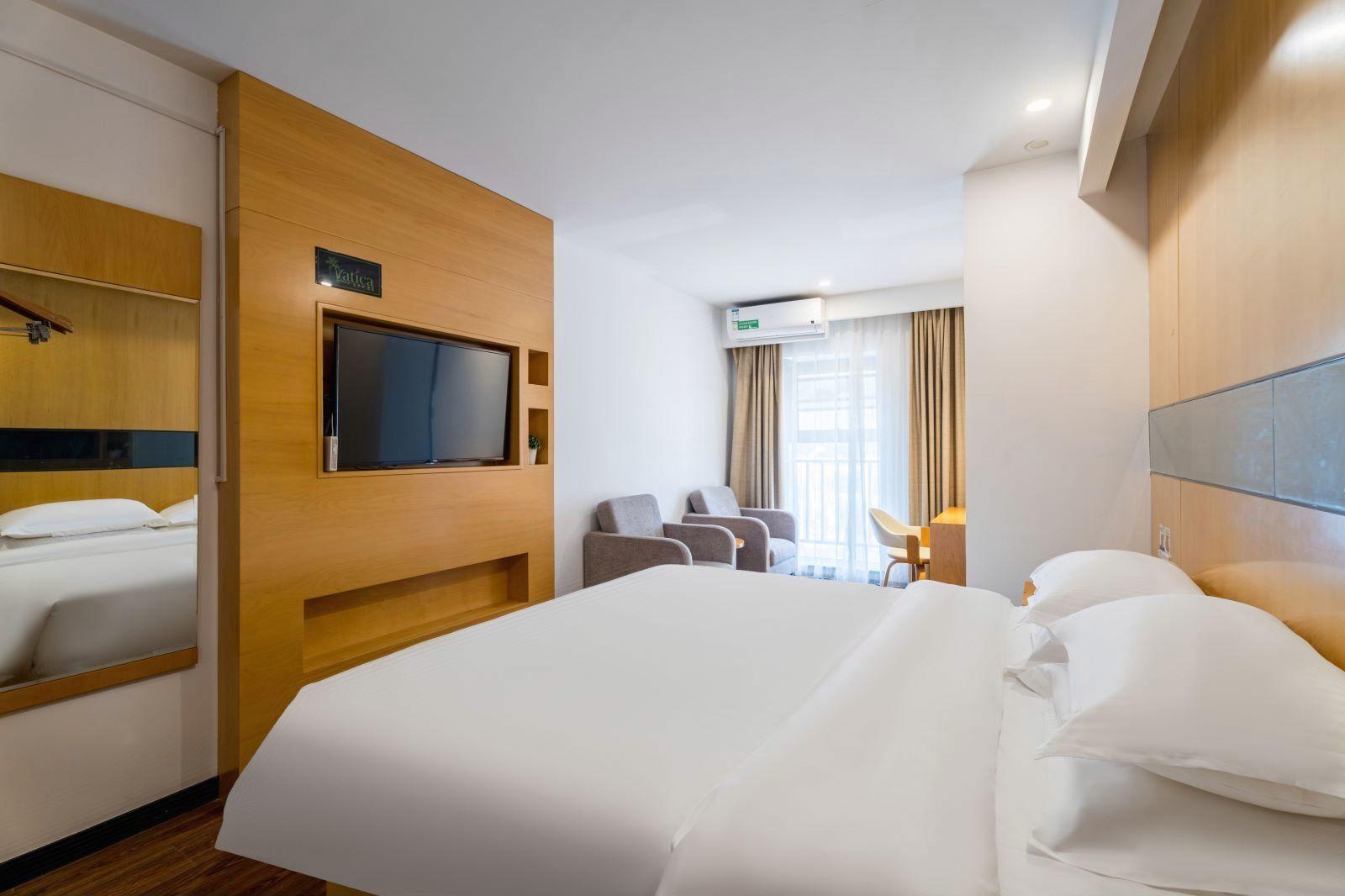 BUSINESS, DOUBLE BED