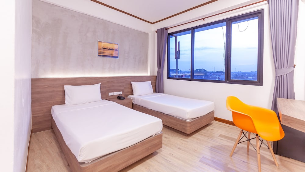 B2 Nakhon Si Thammarat Premier Hotel 6/24