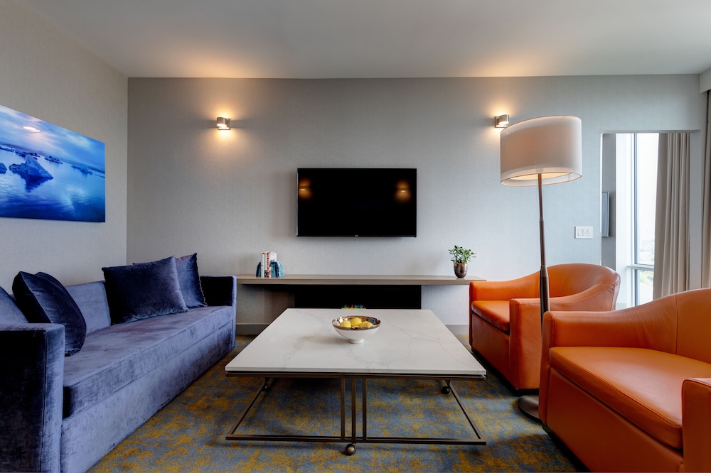 Hotel X Toronto by Library Hotel Collection 51/63