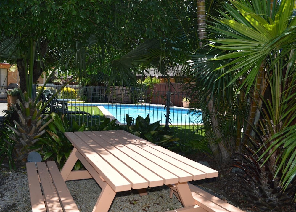 Port O Call Motel 5/54