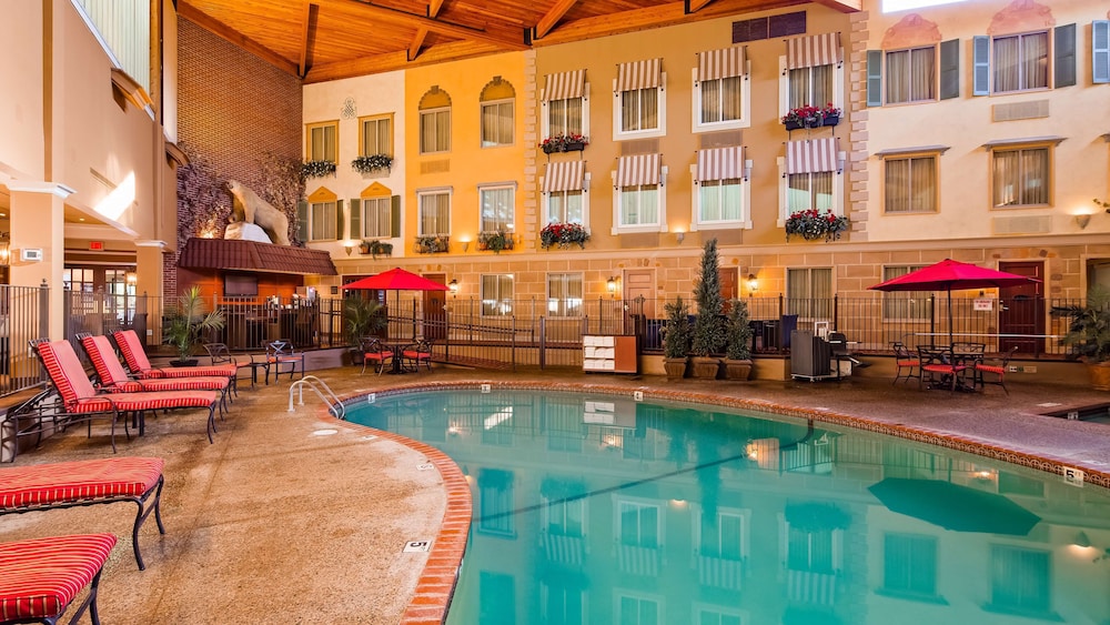 Best Western Plus White Bear Country Inn 3/47