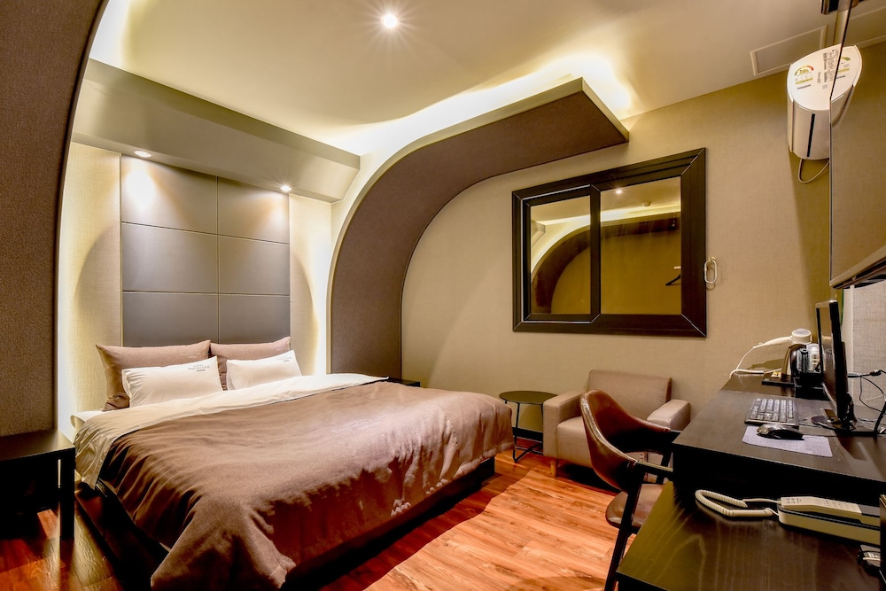 French Code Hotel 14/63