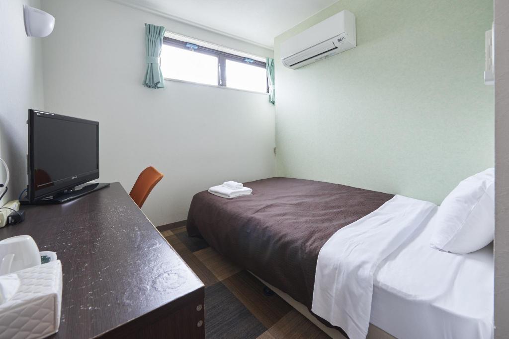 Semi Room, Double Bed