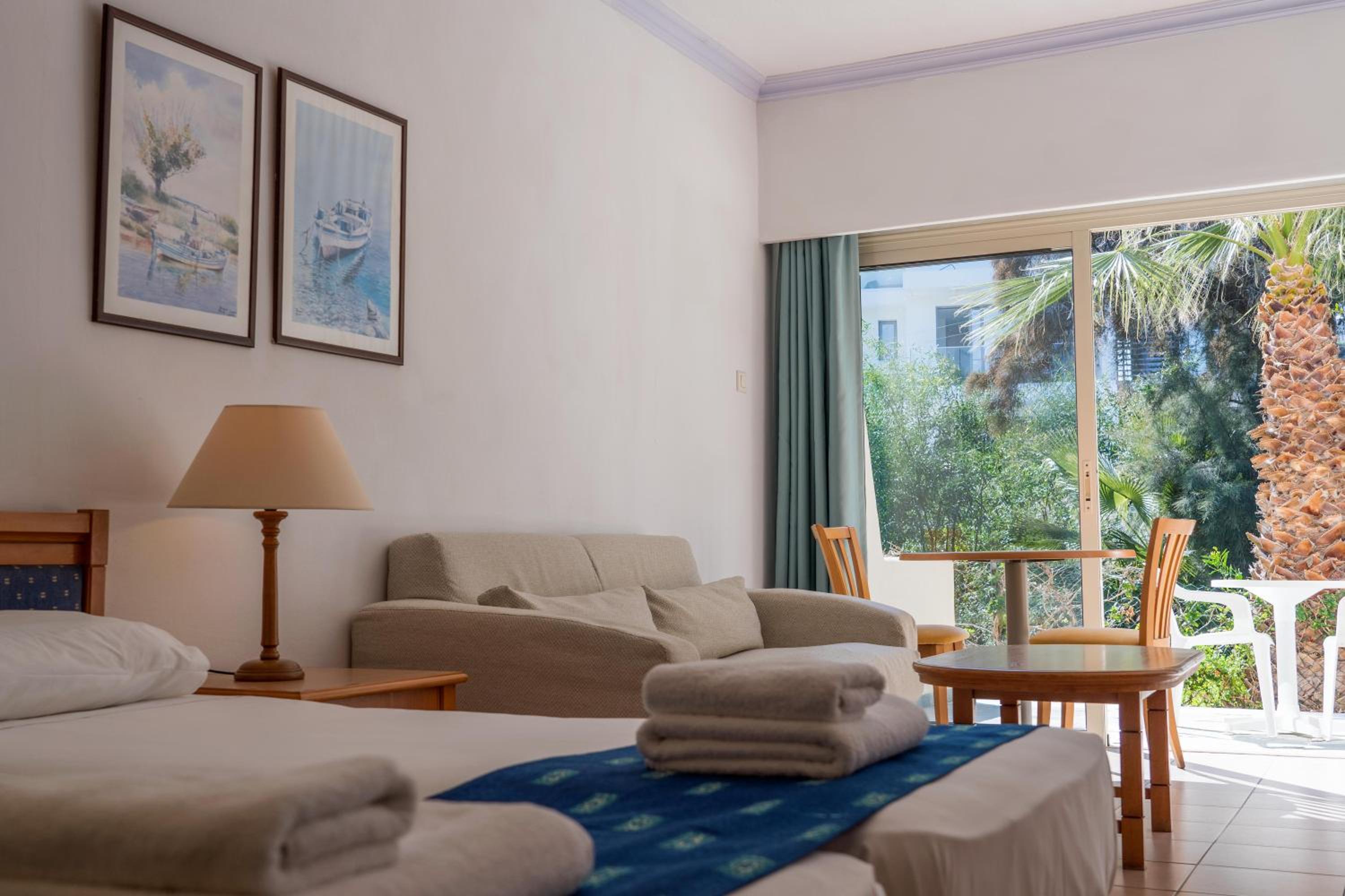 Paphos Gardens Holiday Resort 32/50