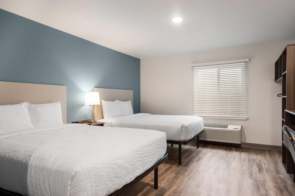 WoodSpring Suites Tampa Airport North Veterans Expressway 18/40