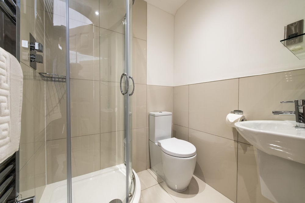 Royal Princes Suites 33/37