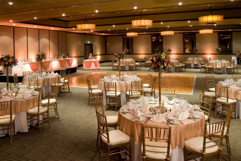 Airtel Plaza Hotel and Conference Center 45/62