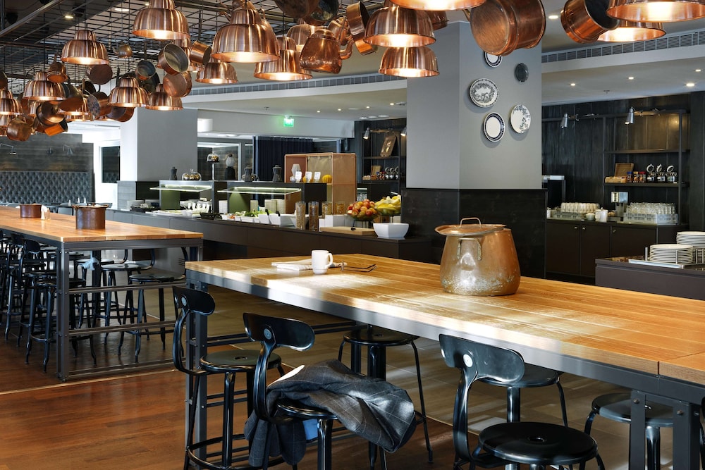 restaurant cafeteria