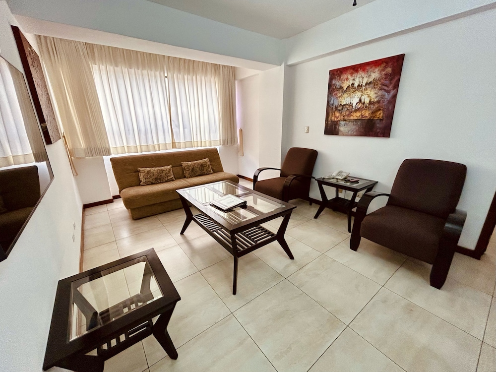 Suites Jardin Imperial 38/63